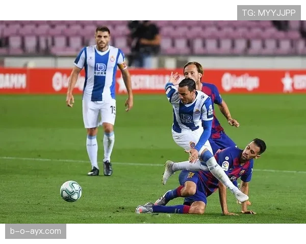西甲转会市场再掀波澜，巨星转会引发球迷热议