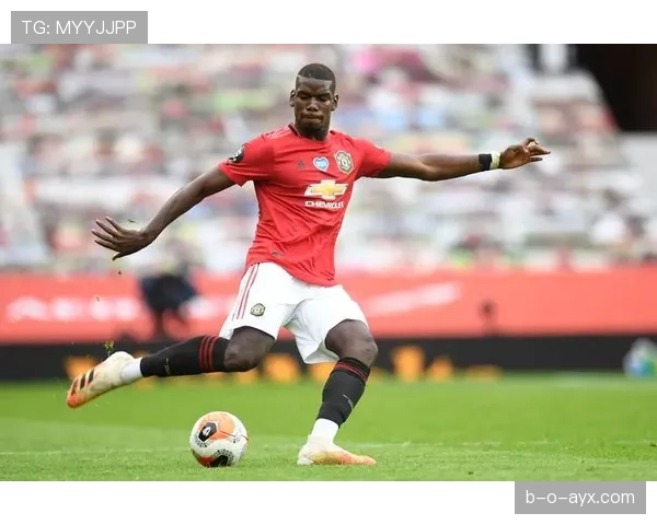 博格巴中场风格解析:技术全面与攻防转换中的核心作用 博格巴中场风格解析:技术全面与攻防转换中的核心作用