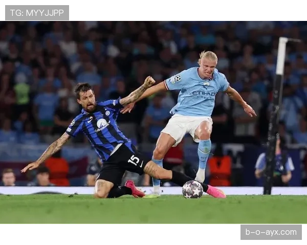 哈兰德 vs 伊布:北欧中锋终结方式与战术角色对比解析 哈兰德 vs 伊布:北欧中锋终结方式与战术角色对比解析