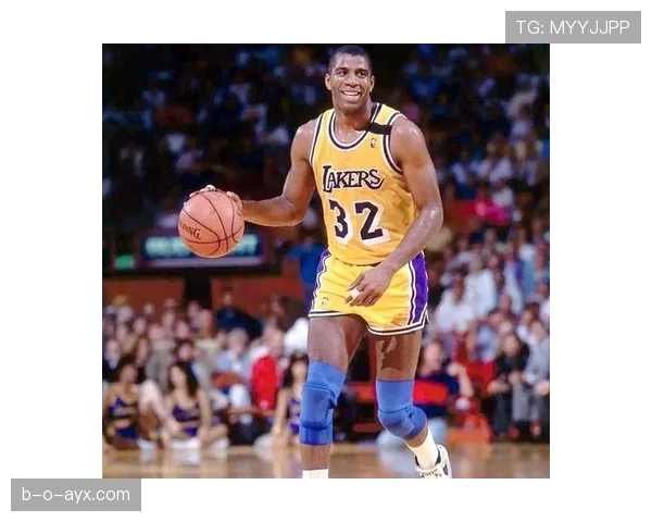 奥斯卡·罗伯特森突破分球拉开空间胜魔术师约翰逊