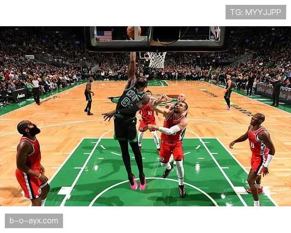 克里斯·韦伯内线挡拆制造错位显著提升球队进攻效率