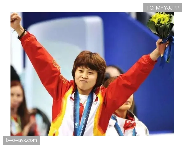 武大靖家里冰箱贴满训练计划，朋友聚会他带秒表